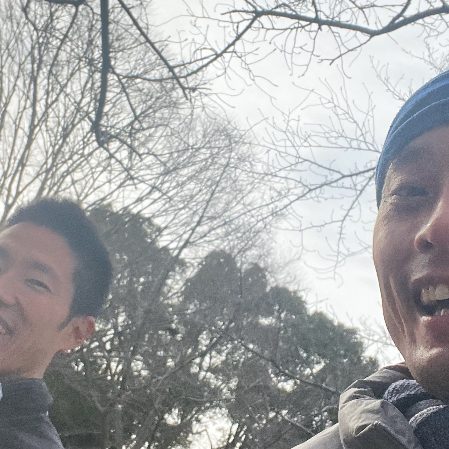 寝起きで寒くて顔がこわばりまくってたw たくちゃんの癒し笑顔は変わらずだ。​