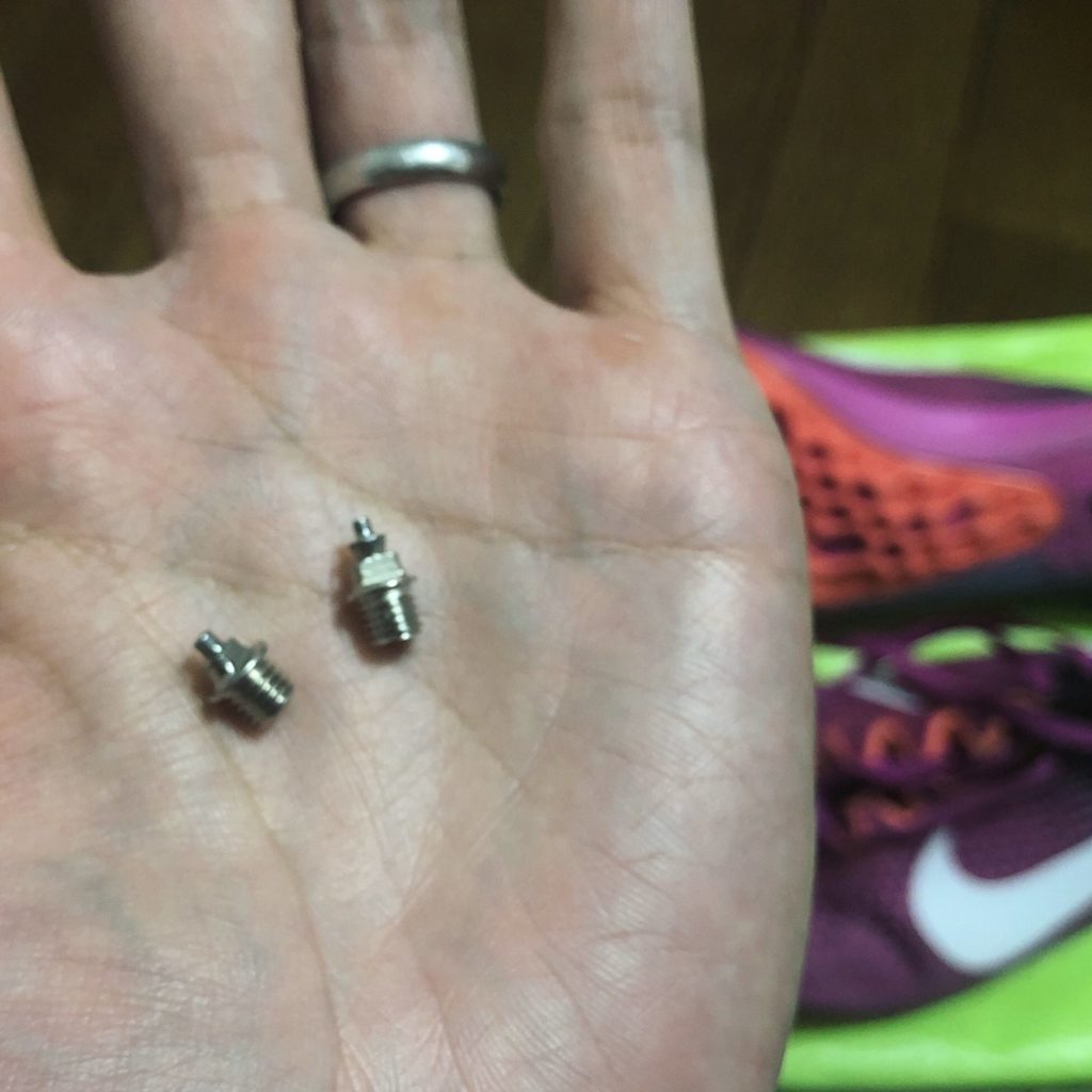 7mmから5mmピンに変えて走ってみたけど、普段からスパイク履かなさすぎてよくわからなかった/(^o^)\