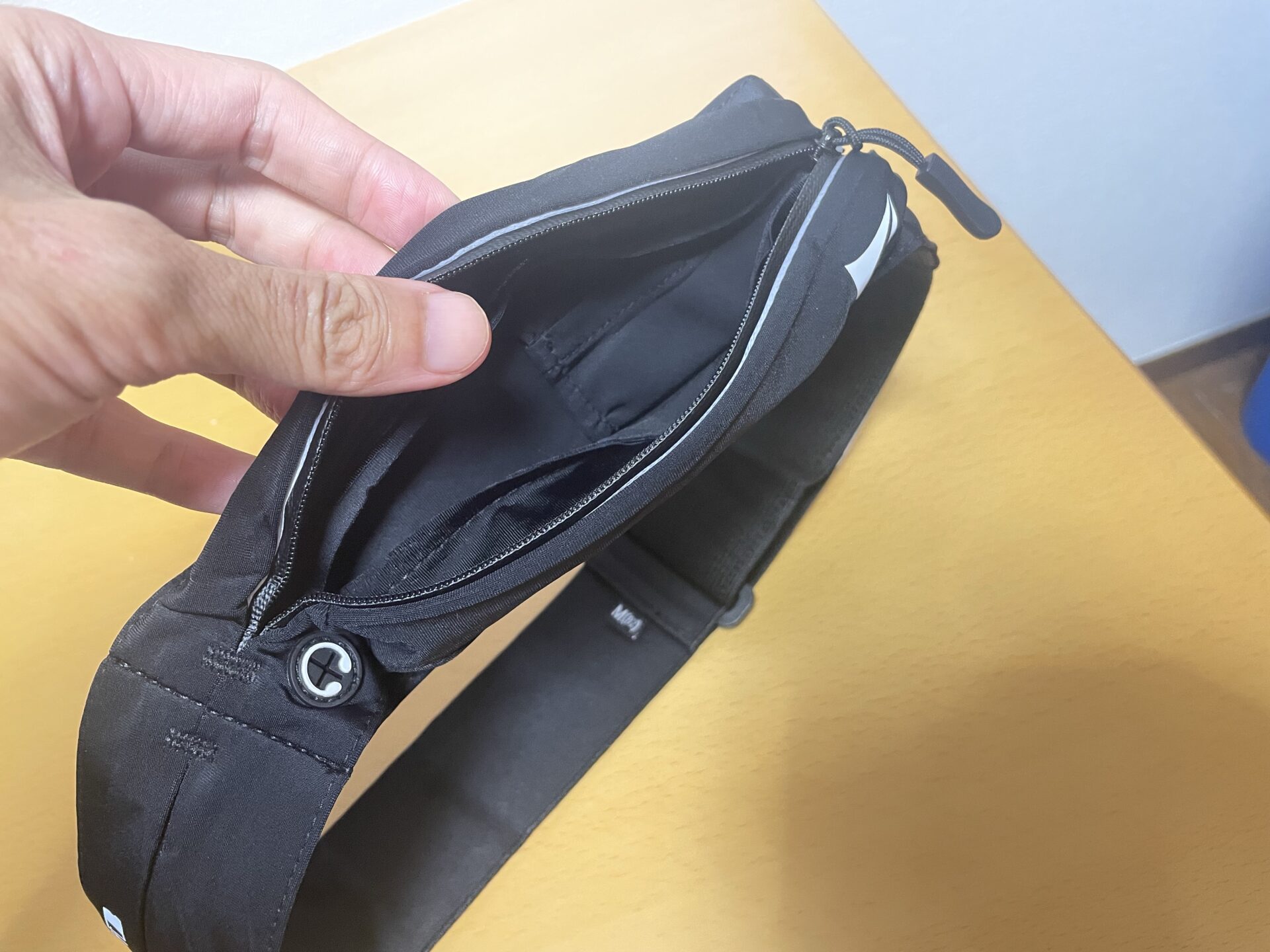 TRANウエストポーチ 容量