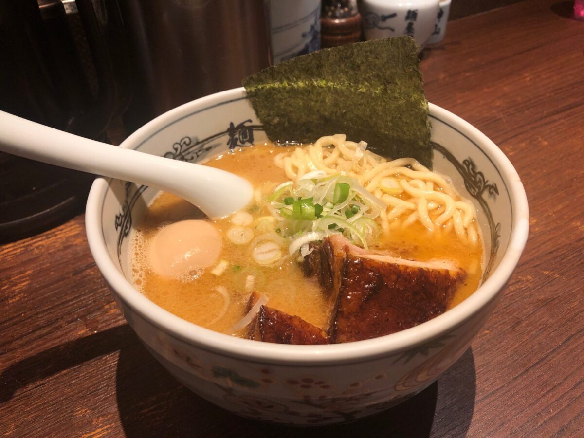 ばいんばいんしながら色々考える ばいんばいんしながら色々考える